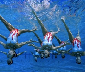 Kaiyun官方网站-梅西替补登场，瞬息改变战局—泰山防线在阿根廷天才脚下崩溃，梅西替补登场瞬间扭转战局，泰山防线土崩瓦解