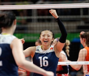 Kaiyun官方网站-蒂姆与科维托娃70分钟激战，冠军归属悬念迭起！70分钟激战悬念迭起，蒂姆逆转科维托娃夺冠